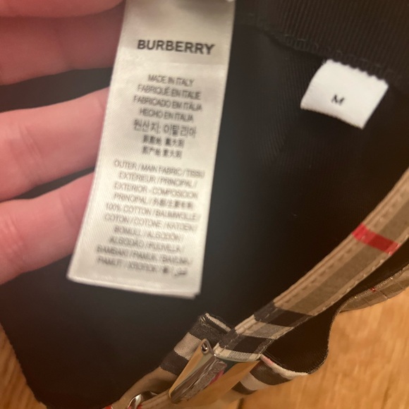 Burberry cap authentic medium - Picture 6 of 7